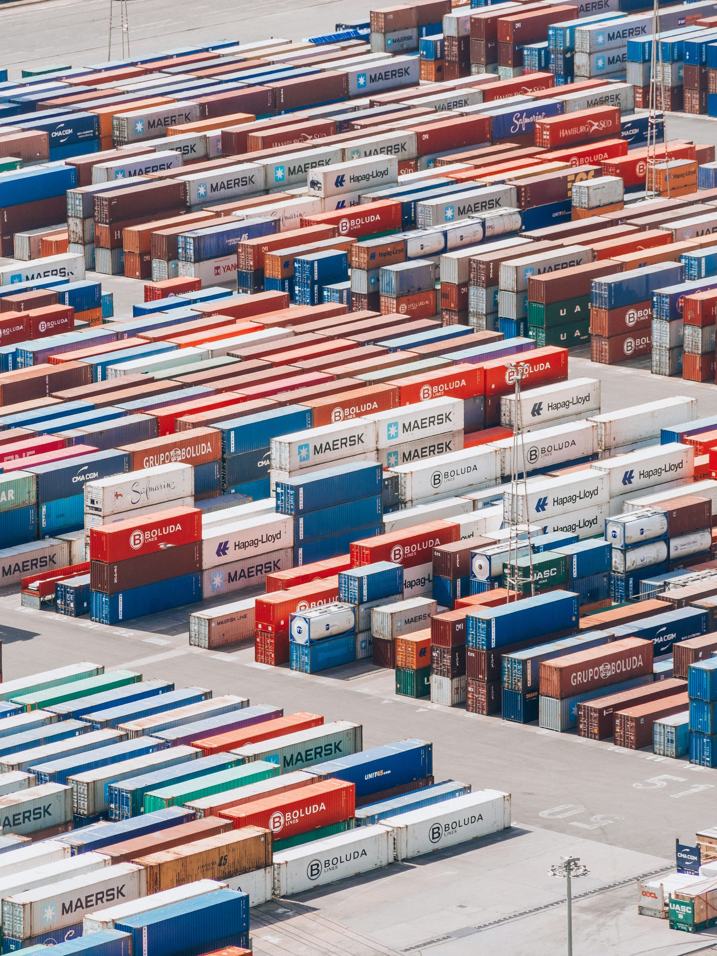 Freight containers and trucks